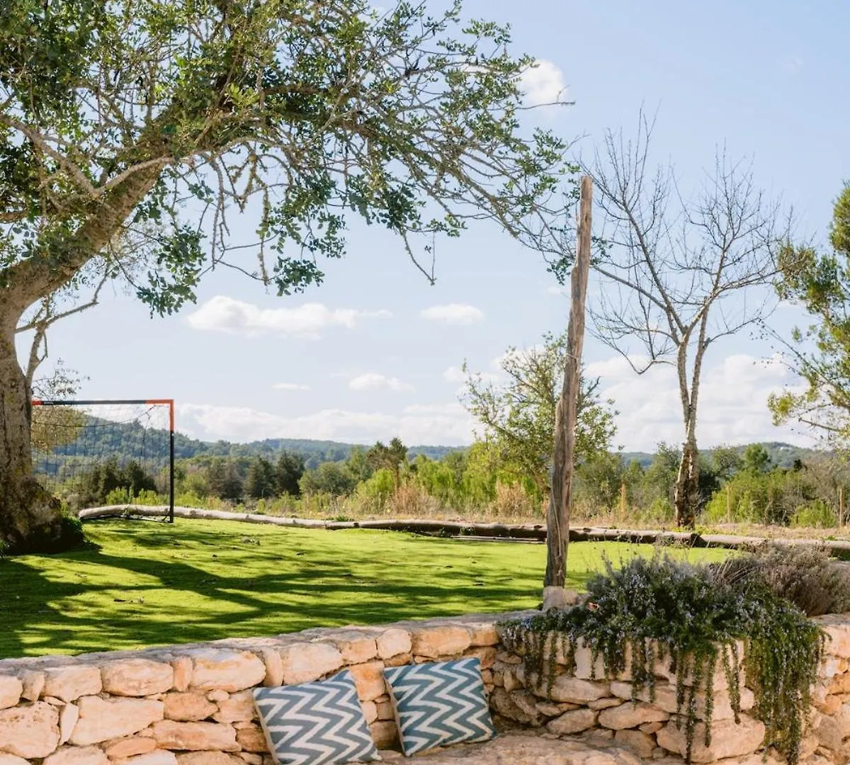 Villa Es Pujolet Renovada 100 Porcien Un Refugio De Paz En El Corazon De Ibiza Piscina Ac Diseno Tranquilidad El Verdadero Ibiza Sant Joan De Labritja