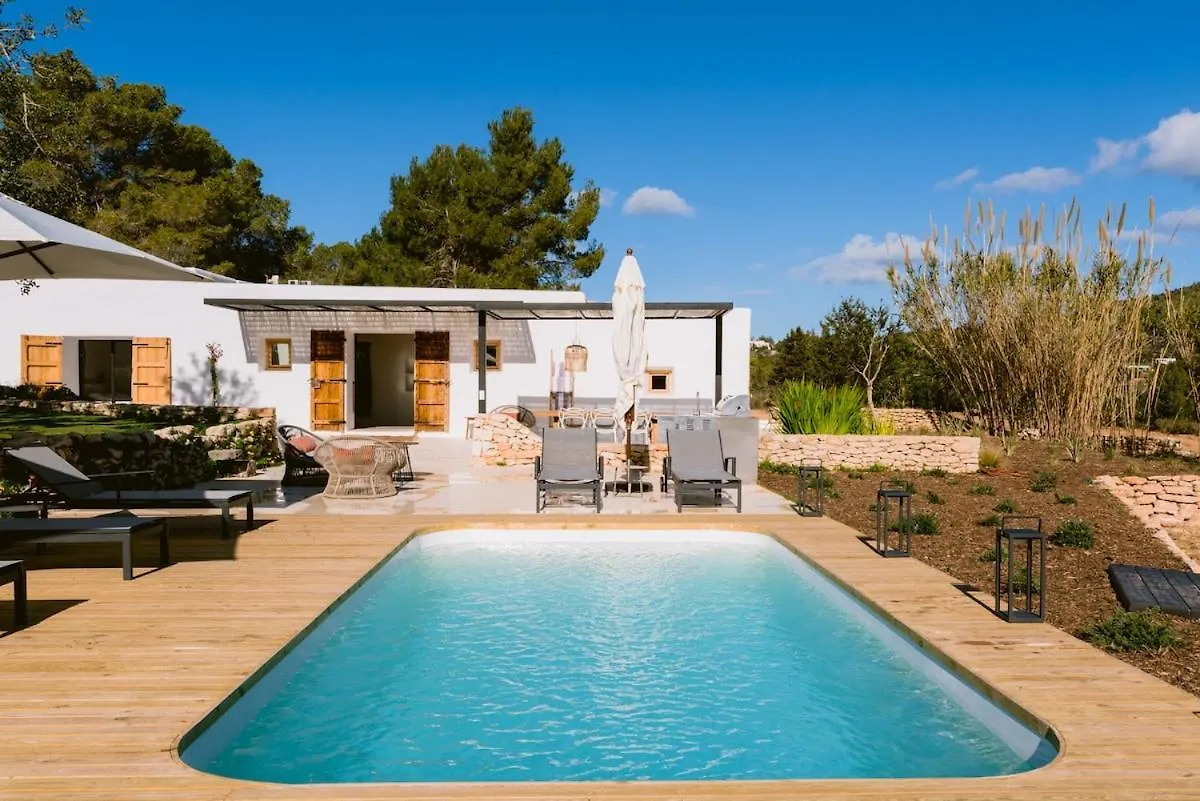 Villa Es Pujolet Renovada 100 Porcien Un Refugio De Paz En El Corazon De Ibiza Piscina Ac Diseno Tranquilidad El Verdadero Ibiza Sant Joan De Labritja