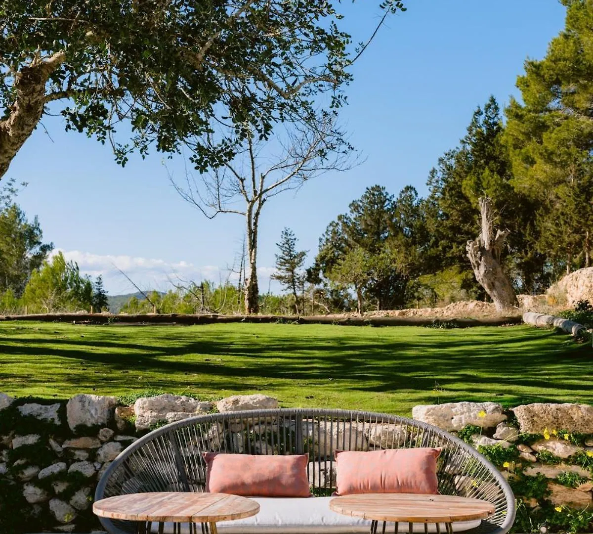Villa Es Pujolet Renovada 100 Porcien Un Refugio De Paz En El Corazon De Ibiza Piscina Ac Diseno Tranquilidad El Verdadero Ibiza Sant Joan De Labritja